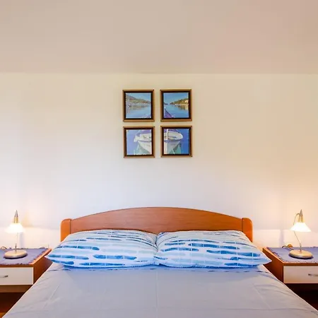 Namoru Gradina Vela Luka