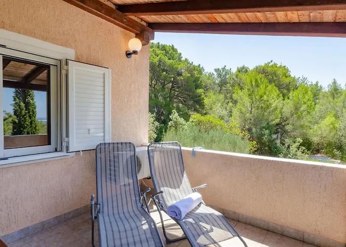 아파트 Namoru Gradina 벨라루카