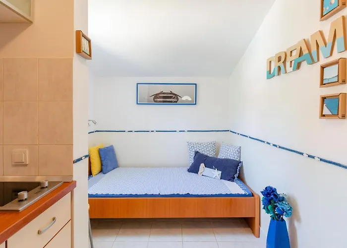 아파트 Namoru Gradina 벨라루카