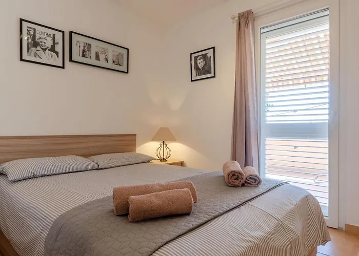 아파트 Namoru Gradina 벨라루카